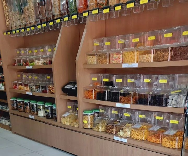 Prateleiras de produtos a granel no Celeiro